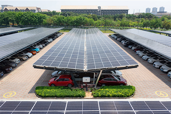 Estaciones de carga de vehículos eléctricos alimentados por energía solar